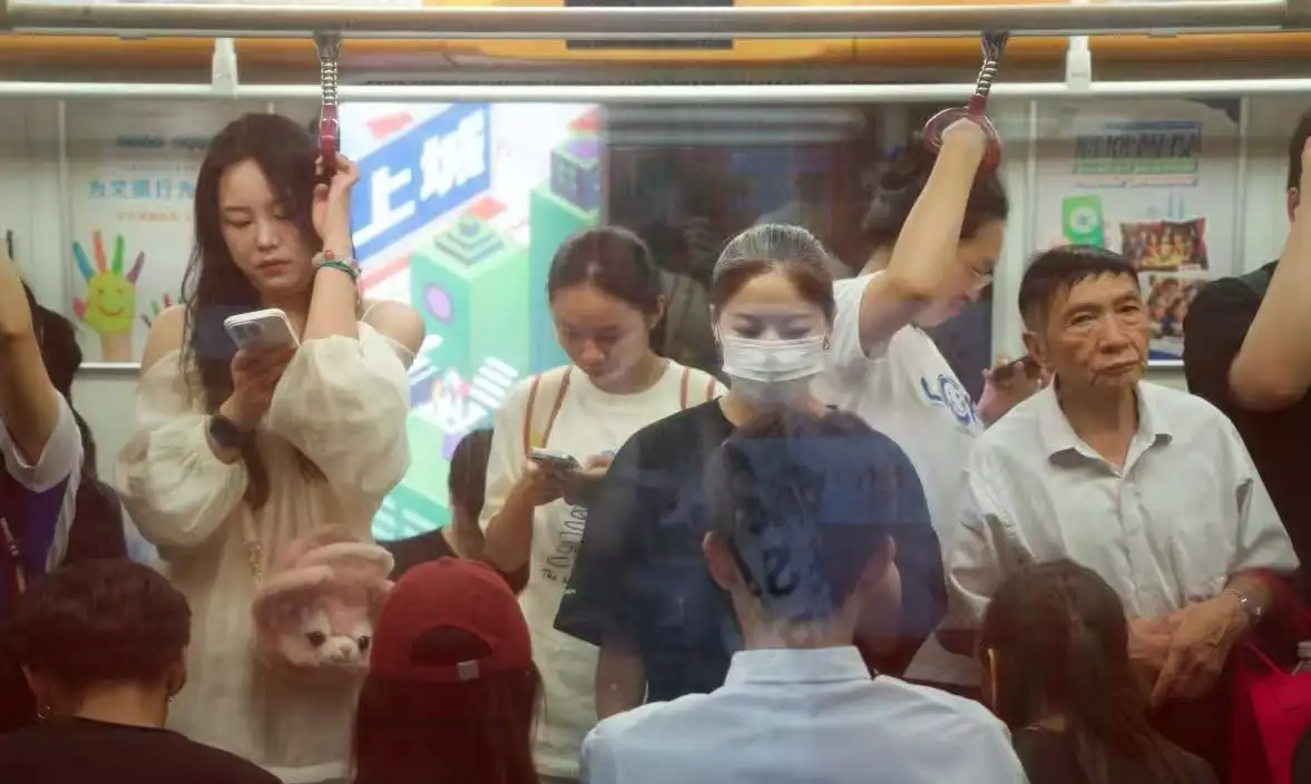 100 Things to Do on the Subway - OMMFA Exhibition Documentation