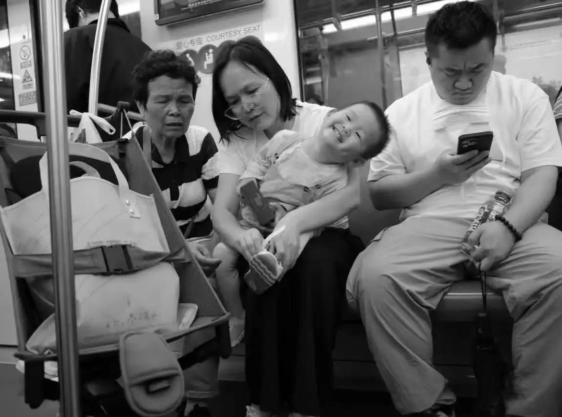 100 Things to Do on the Subway - OMMFA Exhibition Documentation